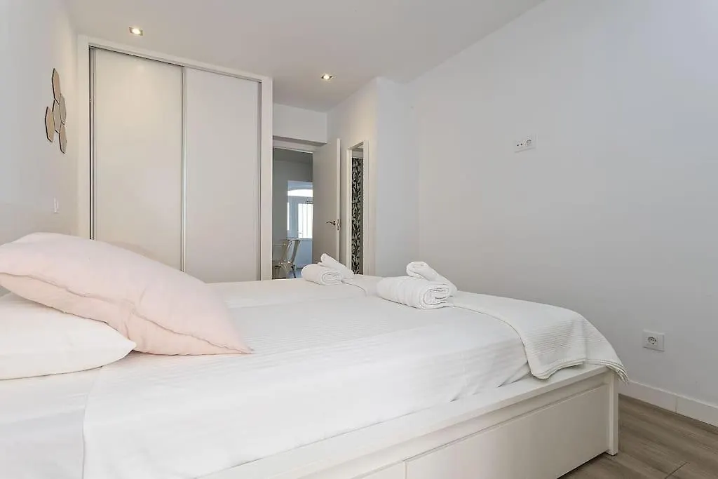 Alcam Castellana La Paz Madrid Apartment